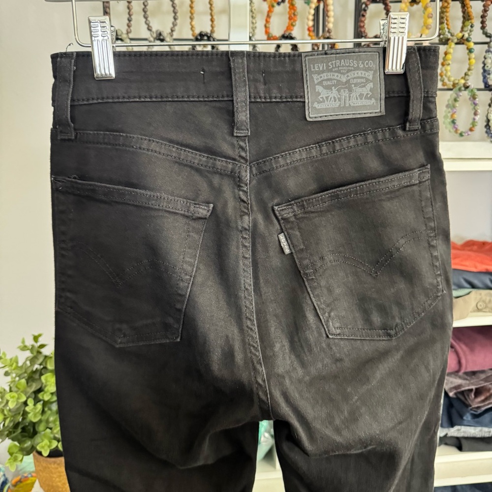 Levi's® Women's 726 High Rise Flare Jeans Size 26 Black Denim - Picture 6 of 9